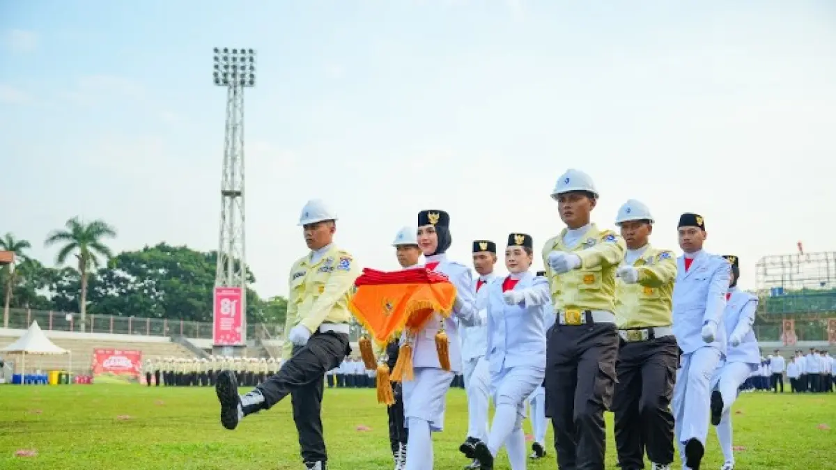 Upacara pengibaran bendera pada HUT ke-81 Kemerdekaan Republik Indonesia, oleh PT Pupuk Kalimantan Timur (Pupuk Kaltim).