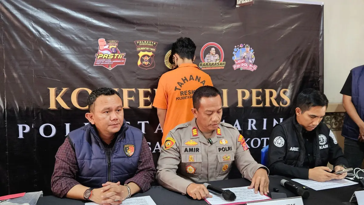 BEBERKAN: Jajaran Polsek Samarinda Kota menggelar konferensi pers pengungkapan kasus penganiayaan terhadap seorang kakek di Samarinda, Jumat, 21 Agustus 2026. HAFIZ/KALTIM POST