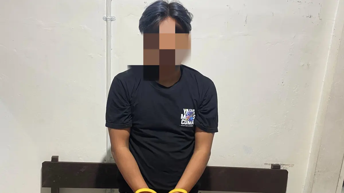 UNGKAP: Terduga pengedar sabu-sabu yang ditangkap polisi pada Selasa, 18 Agustus 2026, saat ditahan Mapolres Paser. ISTIMEWA
