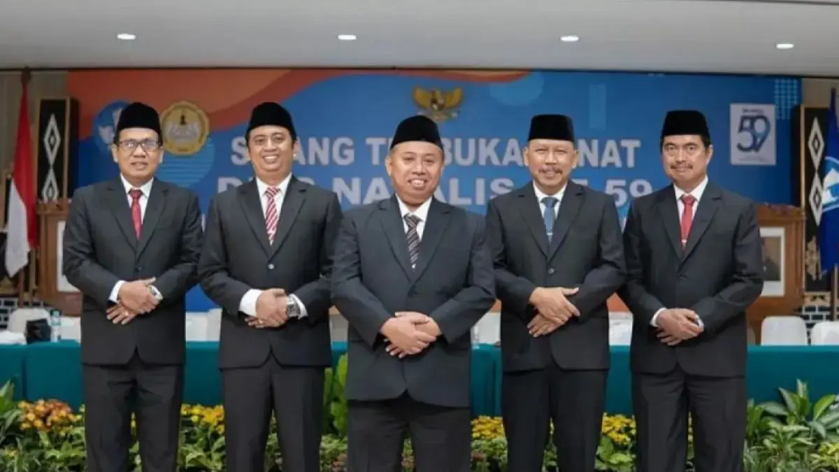 Kiri ke kanan Jajaran Rektorat Universitas Jenderal Soedirman (Unsoed) - Wakil Rektor Bidang Perencanaan, Kerja Sama, dan Humas Prof. Waluyo Handoko, Wakil Rektor Bidang Kemahasiswaan Prof. Norman Arie Prayogo, Rektor Universitas Jenderal Soedirman (Unsoed) Prof. Akhmad Sodiq, Wakil Rektor Bidang Umum dan Keuangan Prof. Kuat Puji Prayitno, dan Wakil Rektor Bidang Akademik Prof. Noor Farid. ANTARA/HO-Universitas Jenderal Soedirman/aa.
