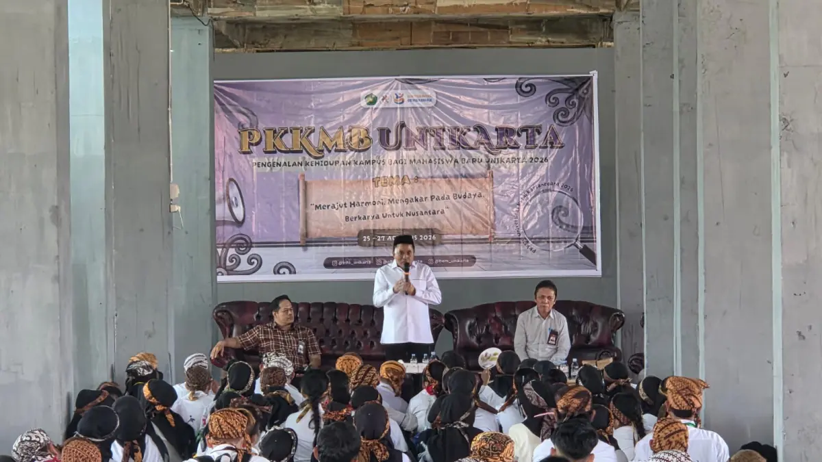 Ketua DPRD Kukar Ahmad Yani saat mengisi PKKMB Unikarta Angkatan 2026 (Elmo/Prokal.co)
