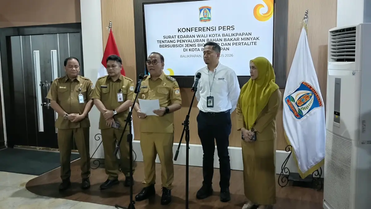  Pemerintah Kota Balikpapan mulai memperketat pengaturan penyaluran BBM bersubsidi untuk mengurai antrean panjang yang terjadi di sejumlah SPBU di Balikpapan. 