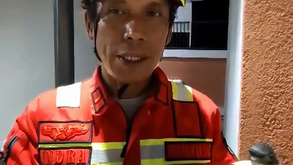  Kebakaran hutan dan lahan di Kabupaten Berau mengancam kelestarian satwa langka, merusak habitat alami, hingga memaksa burung Rangkong dilindungi mendatangi kawasan permukiman warga.