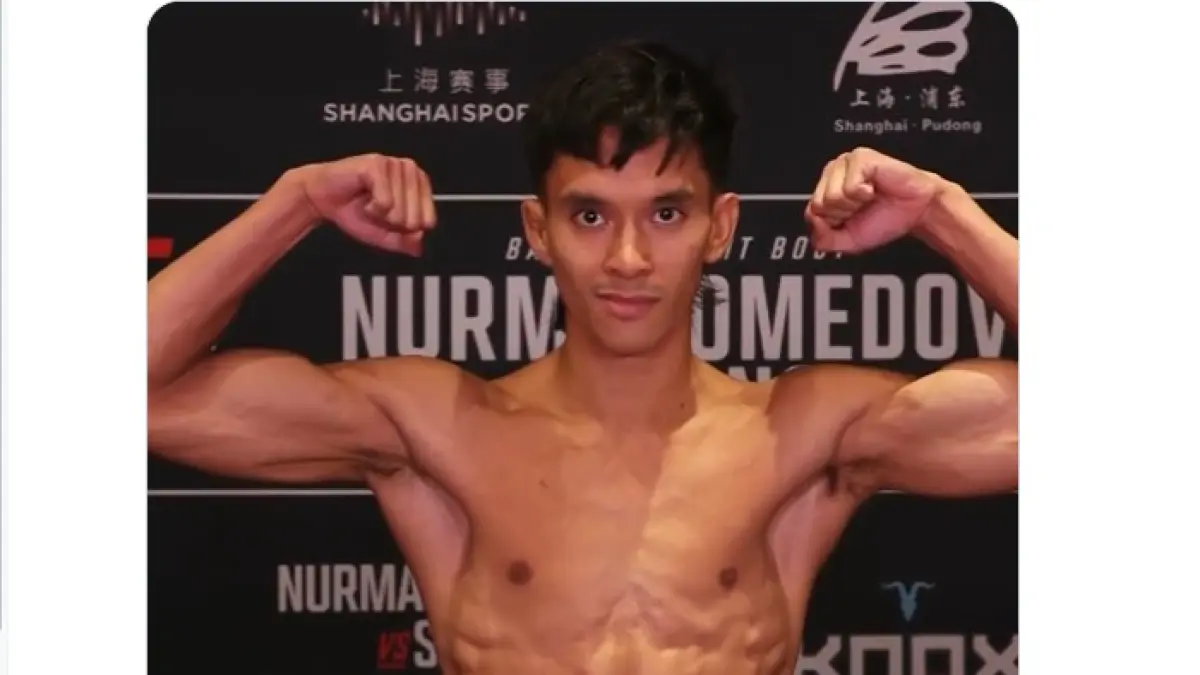 Bilal Hasan dalam sesi timbang badan resmi.