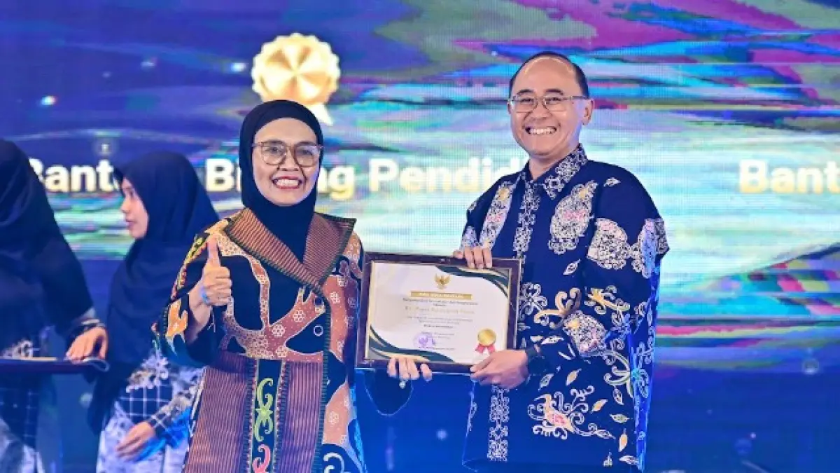 Direktur Keuangan dan Umum Pupuk Kaltim, Andik Cahyanto Budiarto, dan Wali Kota Bontang, Neni Moerniaeni, di The Rinra Hotel Makassar, Kamis (20/8/2026).