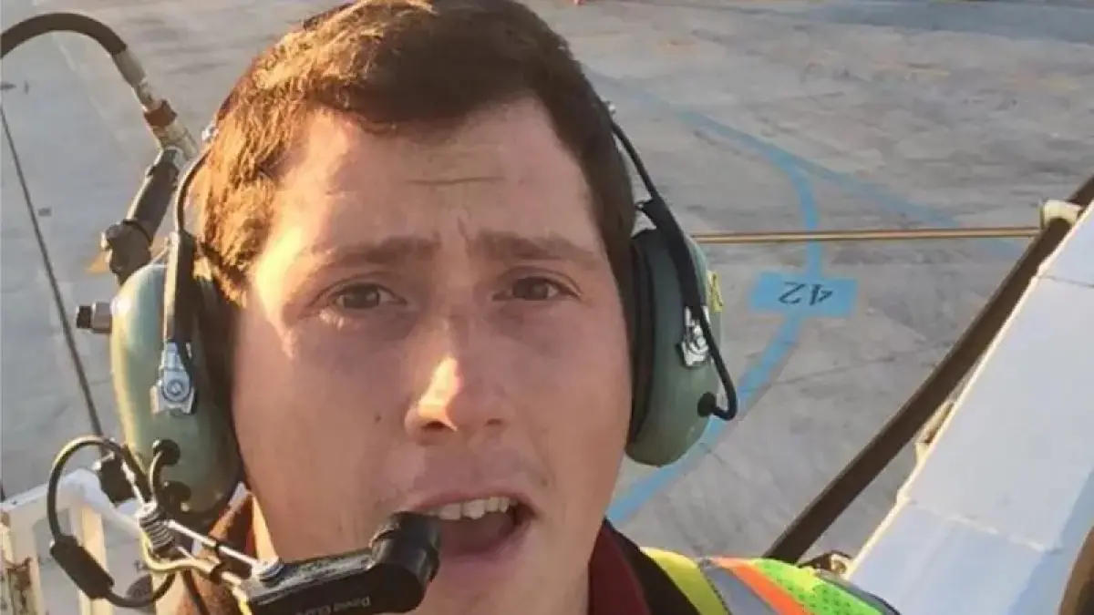 Richard Russell bekerja sebagai agen layanan darat untuk Horizon Air.