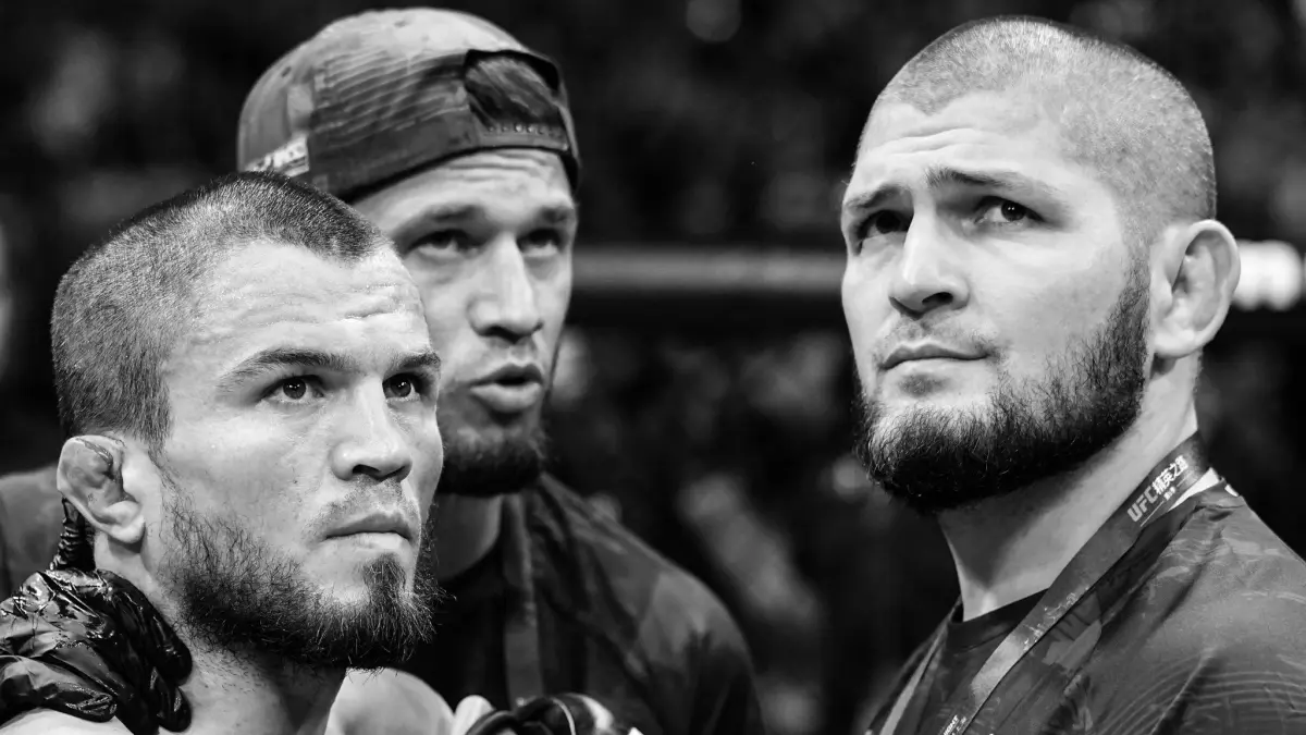 Umar dan saudaranya Usman serta Khabib Nurmagomedov.