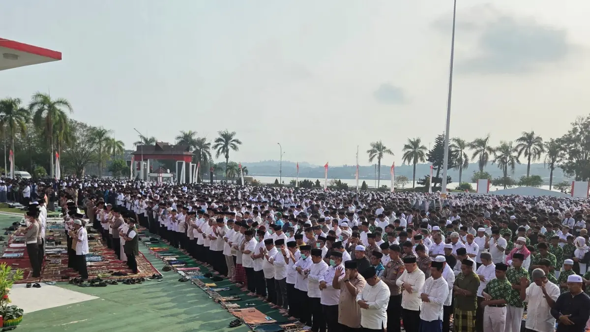 Sholat Istisqa yang digelar Pemkab Kukar (Elmo/Prokal.co)