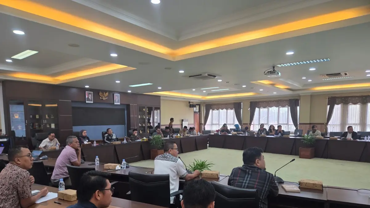 RDP DPRD Kukar bersama Pemkab, Bankaltimtara HMI dan Aliansi Masyarakat Pemerhati Kukar (Elmo/Prokal.co)