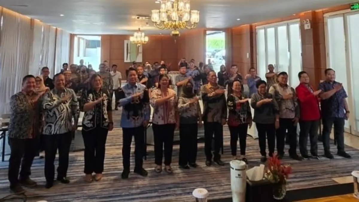 Bupati Mahakam Ulu Angela Idang Belawan saat hadiri diskusi kelompok terpumpun atau focus group discussion (FGD) laporan awal penyusunan kajian akademik dan naskah akademik Kabupaten Mahakam Ulu di Samarinda, Jumat 4 September 2026.