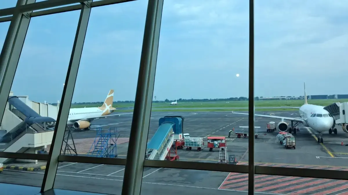 Pesawat masih terparkir tak bisa terbang.(Agus Pramono/kaltengpos.jawapos.com)