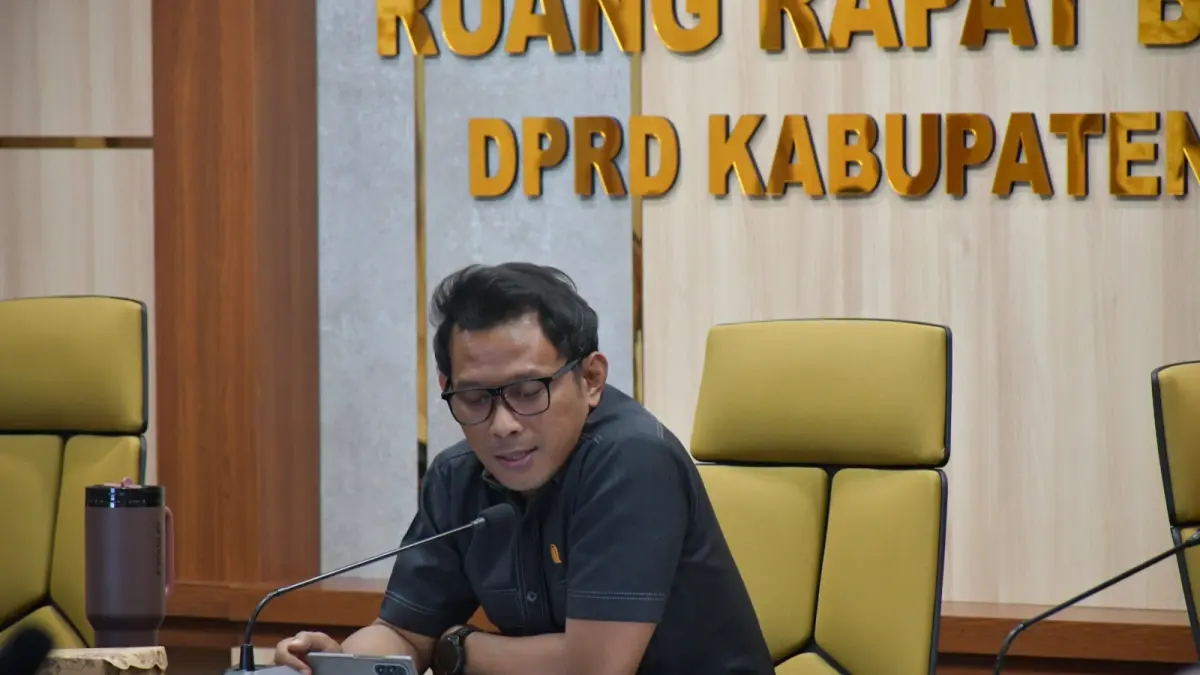  Panitia Khusus (Pansus) I DPRD Kabupaten Paser terus mengakselerasi pembahasan Rancangan Peraturan Daerah (Raperda) Penanggulangan Kemiskinan Terpadu melalui Rapat Dengar Pendapat (RDP) yang digelar di Ruang Rapat Bapekat DPRD Paser, Rabu (26/8/2026).&nbsp;