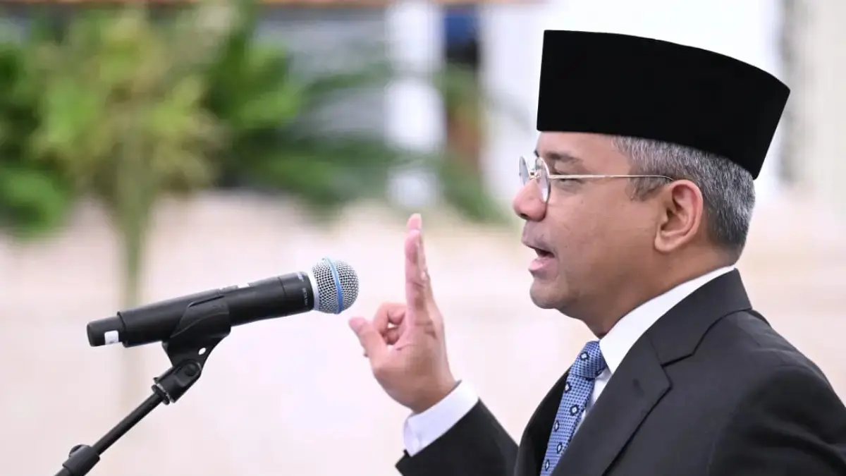 Suahasil Nazara mengucapkan sumpah jabatan saat dilantik sebagai Menteri Keuangan di Istana Negara, Jakarta, Senin (14/9/2026). (BPMI Setpres)