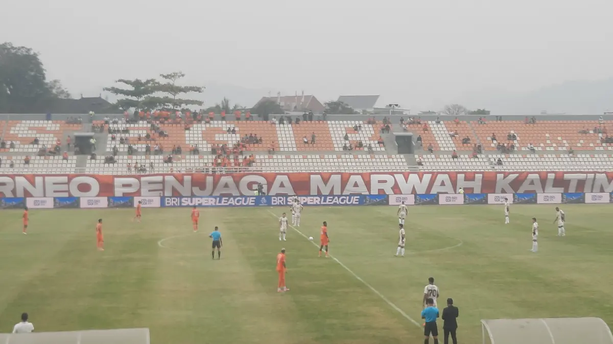 Bornoe FC Vs Dewa United di Stadion Segiri.