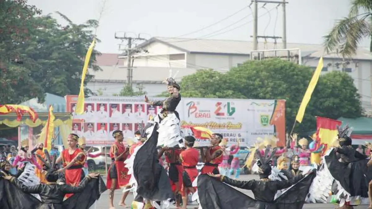 MOMENTUM: Upacara peringatan Hari Jadi Ke-73 Kabupaten Berau dan HUT Ke-216 Kota Tanjung Redeb di Lapangan GOR Pemuda, Selasa, 15 September 2026. ISTIMEWA/PROKOPIM