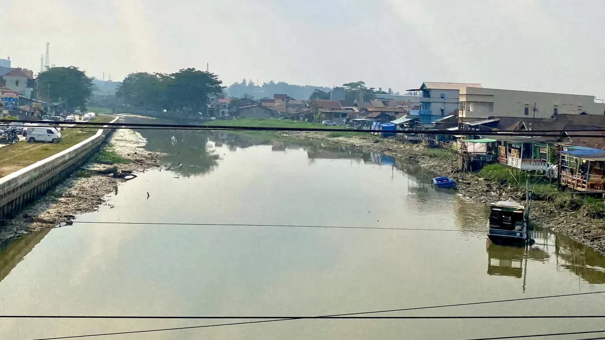 . Potret kondisi air Sungai Karang Mumus.