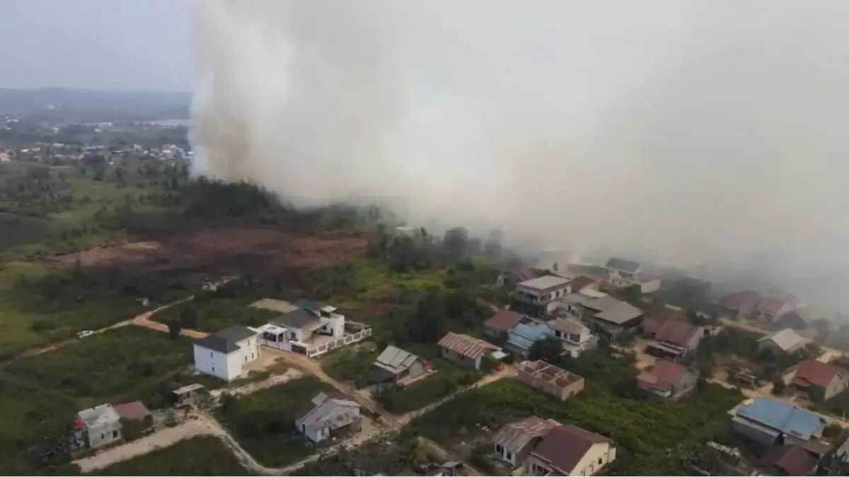 Salah satu karhutla terjadi di Jalan Irigasi, Kelurahan Rawa Makmur, Kecamatan Palaran.