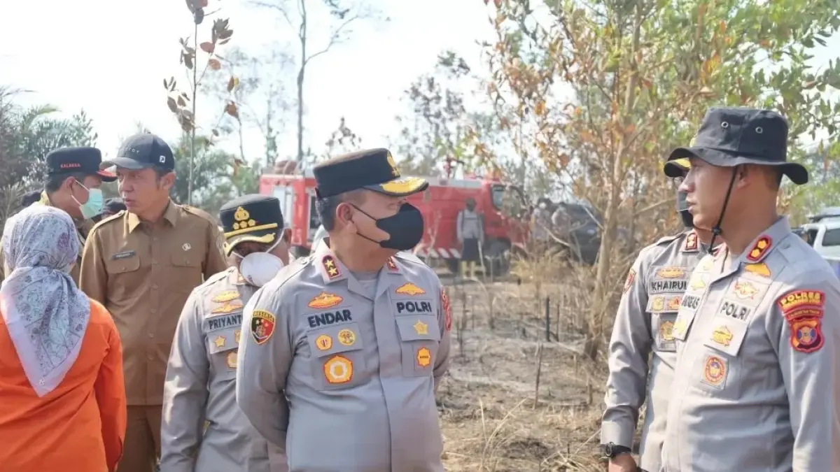 Kapolda Kaltim meninjau penanganan darurat Karhutla di Bendungan Sepaku Semoi, Kecamatan Sepaku, Kabupaten Penajam Paser Utara (PPU).