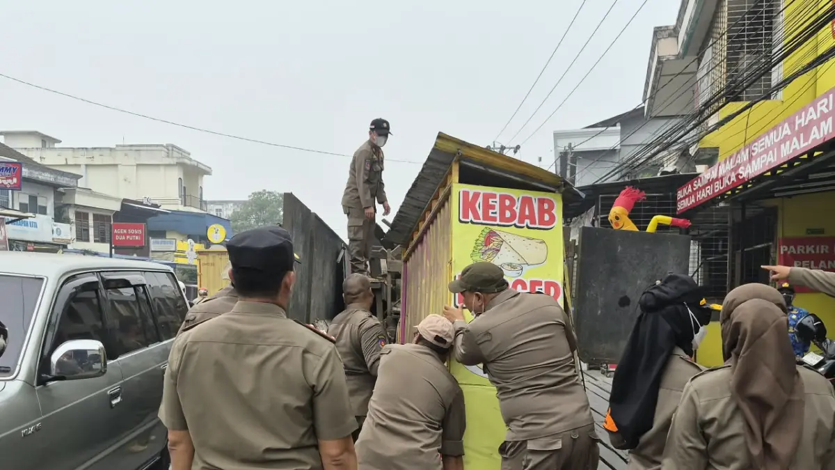 Penertiban oleh Satpol PP Samarinda.