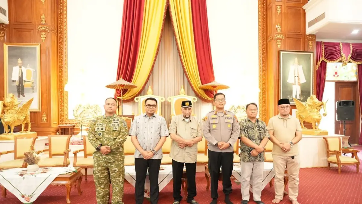 Forkopimda Kukar bersama Sultan Kutai Kartanegara Ing Martadipura Aji Muhammad Arifin usai rapat koordinasi jelang Erau 2026 (Istimewa)