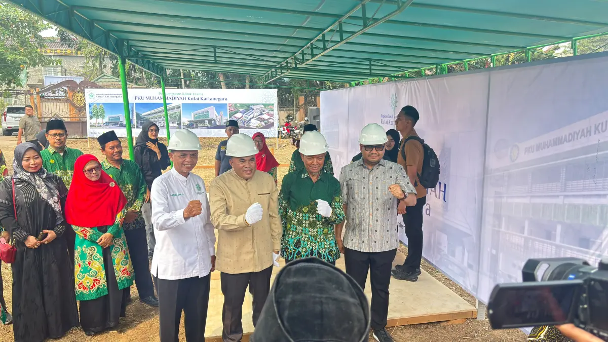 Peletakan batu pertama pembangunan klinik utama PKU Muhammadiyah di Tenggarong (Elmo/Prokal.co)
