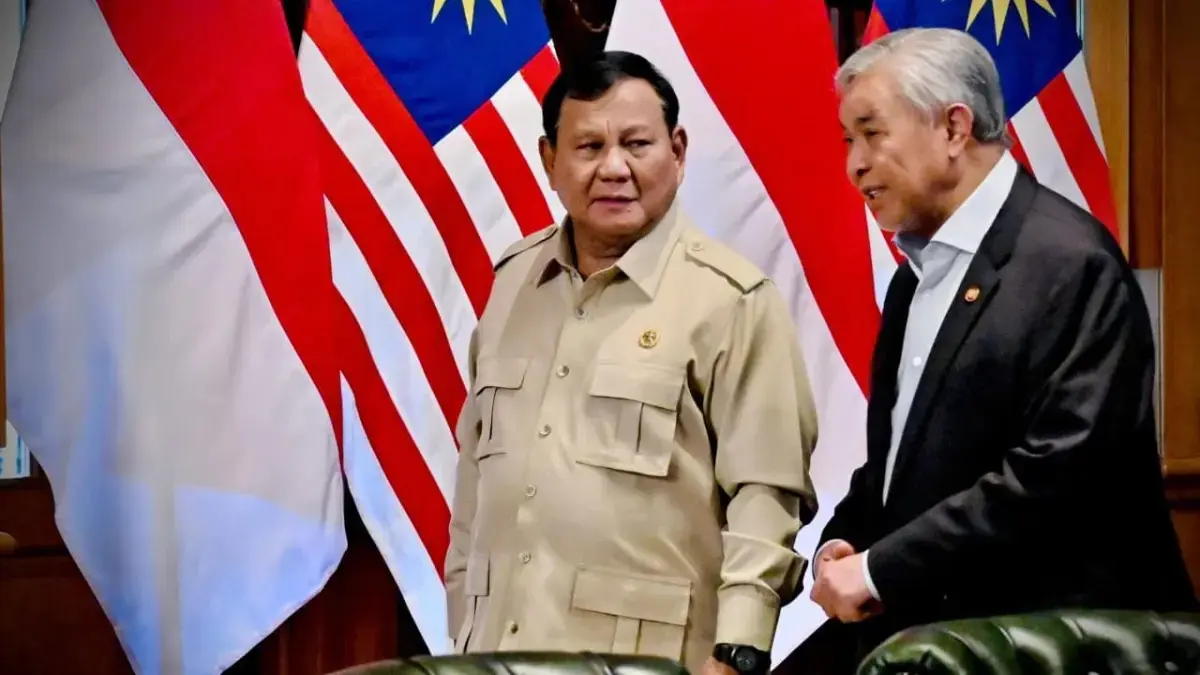 Presiden Prabowo menerima kunjungan Wakil Perdana Menteri Malaysia, Ahmad Zahid Hamidi, di Hambalang, Kabupaten Bogor.