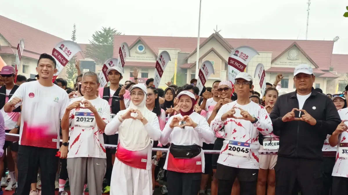 ANTUSIASME TINGGI : Ribuan peserta mengikuti BBIR 2026 di halaman Kantor Bupati Berau, Minggu, 20 September 2026. KPG