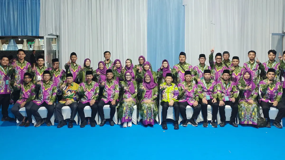 Jajaran pengurus LPTQ Kaltim dan pelatih foto bersama.