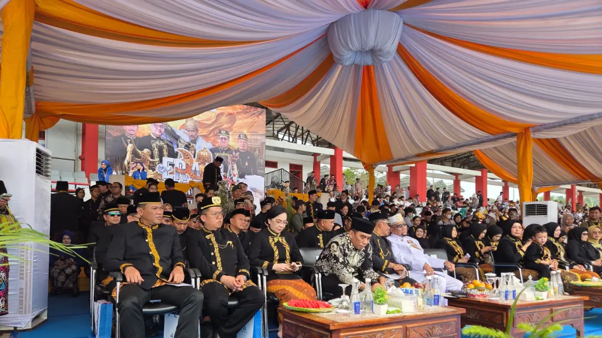 Wakil Bupati Kukar Rendi Solihin saat menghadiri Erau Adat Kutai 2026 (Elmo/Prokal.co)