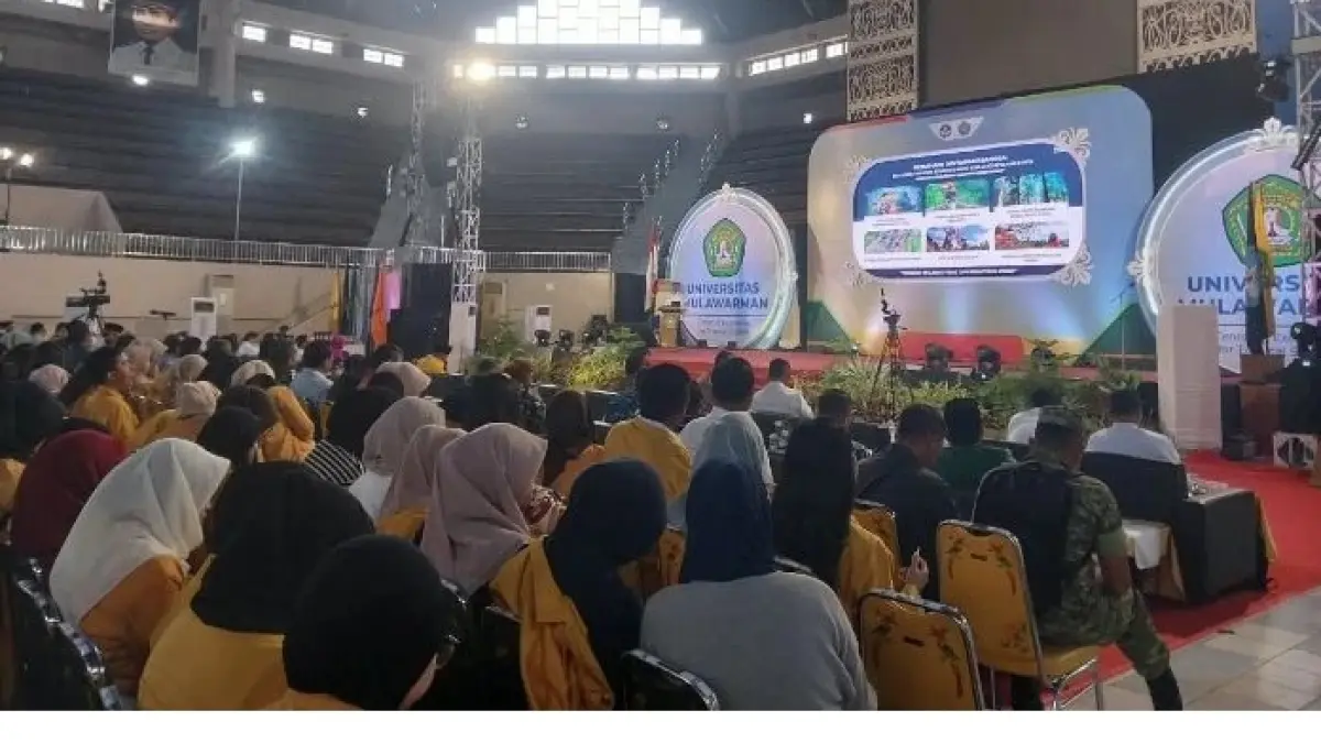 Gubernur Lemhanas RI, Tubagus Ace Hasan Syadzily, memberikan kuliah umum bertajuk “Geo-Eko Ketahanan Nusantara: Peran Strategis Perguruan Tinggi dalam Menjawab Tantangan Global dan Pembangunan Ibu Kota Nusantara (IKN)” di GOR 27 September Universitas Mulawarman.