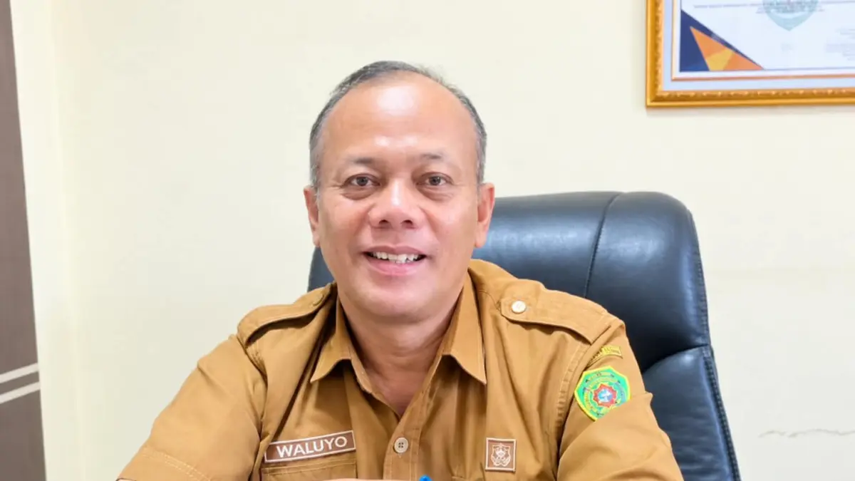 Kepala Disdukcapil PPU Waluyo
