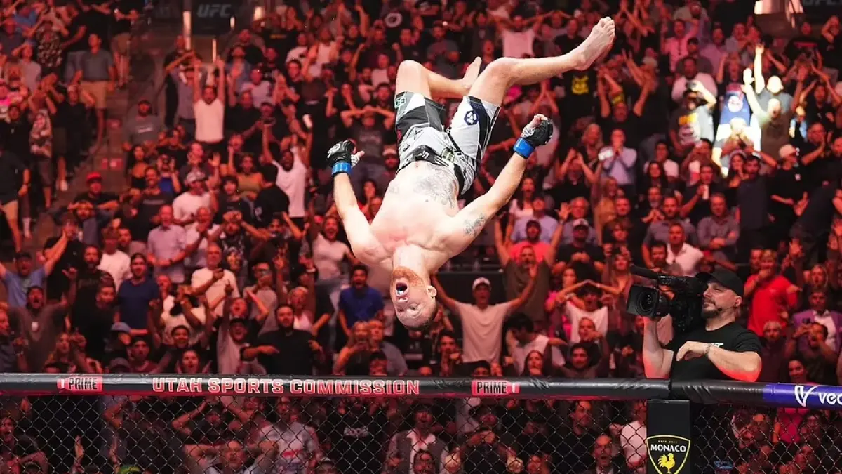 Selebrasi ikonik dari Justin Gaethje.