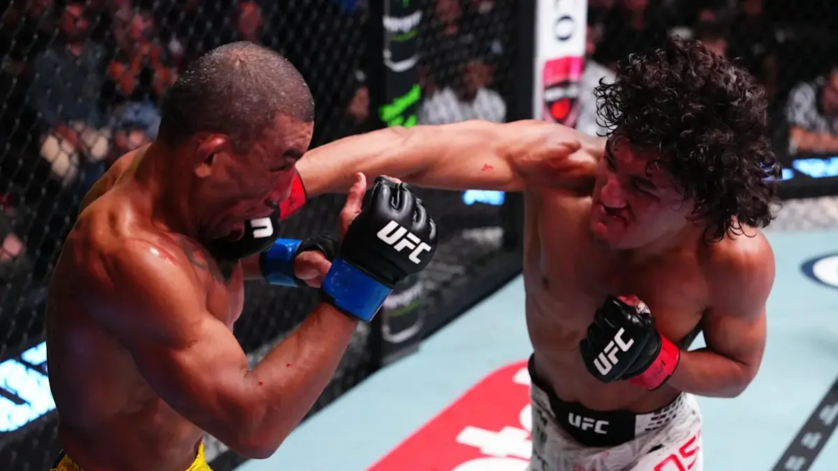Baku hantam Raul Rosas Jr. vs Raoni Barcelos.
