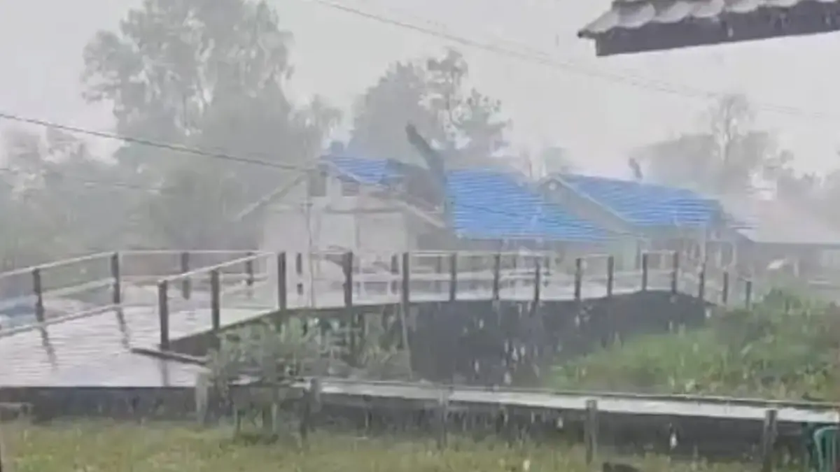 Hujan di Sampit.