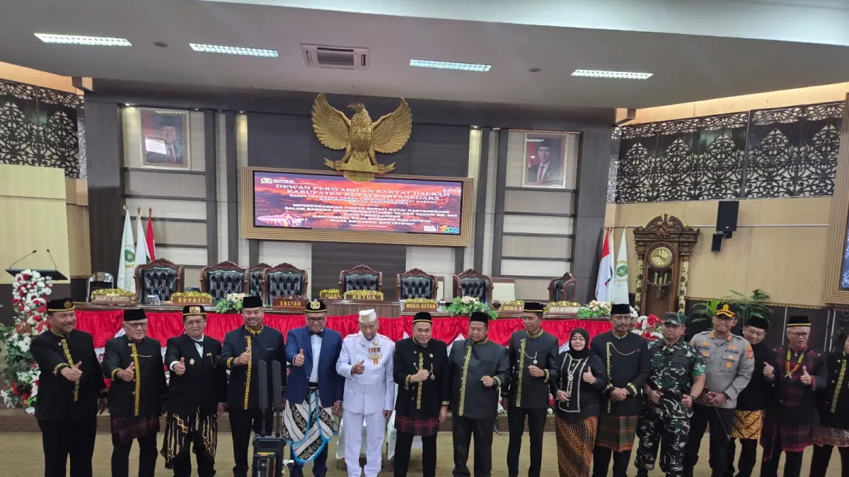 Rapat Paripurna DPRD Kukar dengan acara HUT ke-244 Tenggarong (Elmo/Prokal.co)