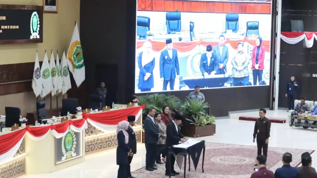 DPRD Kaltim dan Pemprov Kaltim menyepakati Rancangan Perubahan KUA-PPAS 2026 dengan pagu anggaran Rp 14,33 triliun dalam rapat paripurna, Sabtu (26/9). (Istimewa)