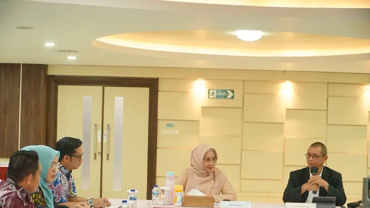 MINTA TAMBAH: Bupati Berau, Sri Juniarsih Mas, bersama Ketua DPRD Berau, Dedy Okto Nooryanto, menemui jajaran BPH Migas di Jakarta, Senin, 28 September 2026. ISTIMEWA/PROKOPIM
