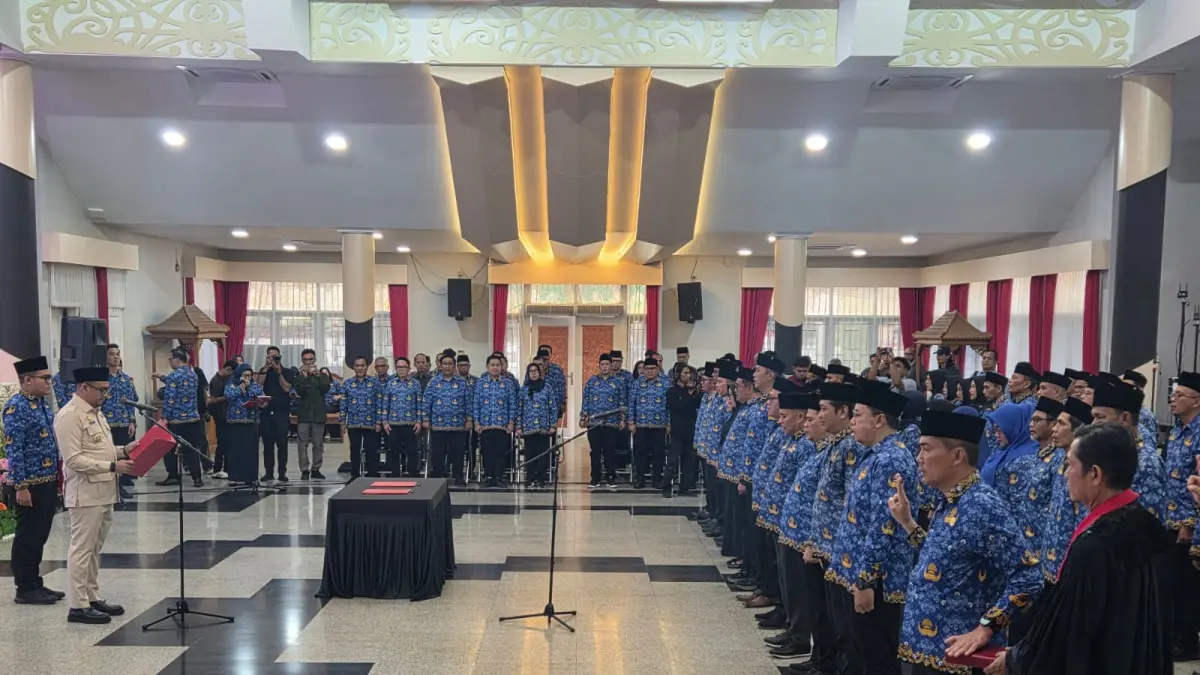 Pelantikan pejabat pengawas dan fungsional di lingkungan Pemkab Kukar oleh Bupati Aulia Rahman Basri (Elmo/Prokal.co)