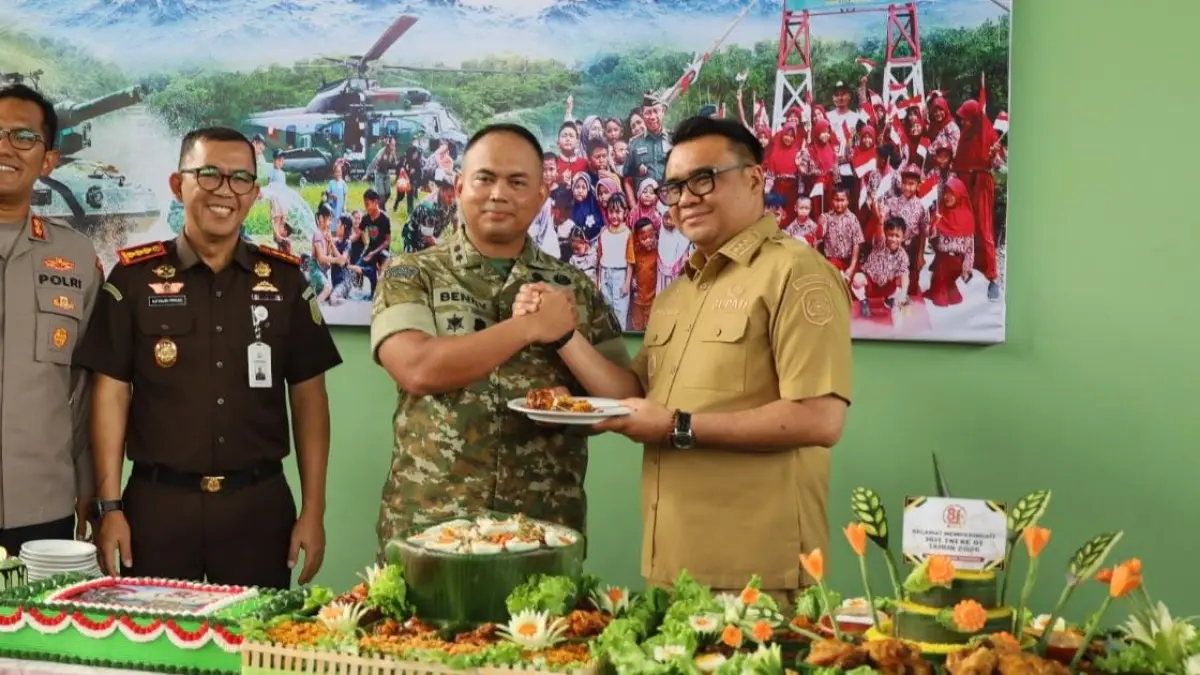Bupati Kukar Aulia Rahman Basri dan Dandim Kukar Letkol Arm Benny Budiman (Elmo/Prokal.co)