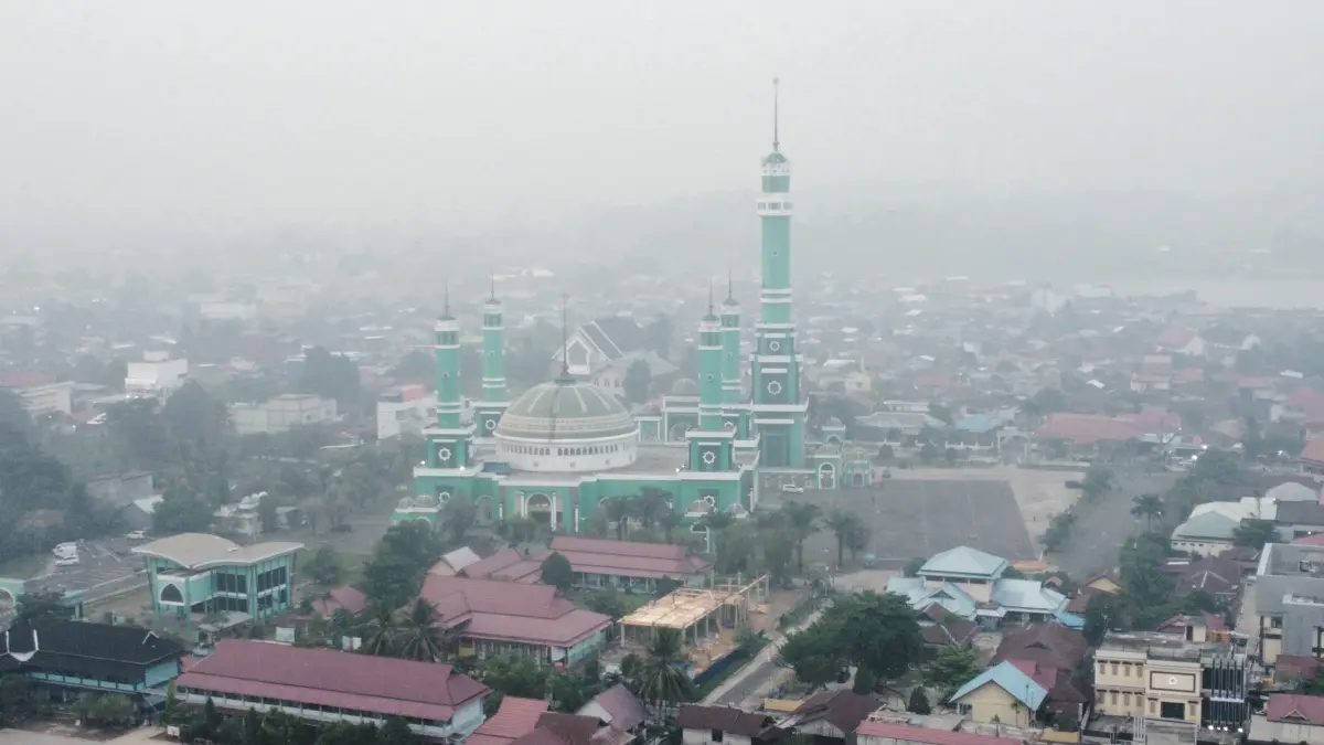 KEMBALI BERKABUT: Beberapa hari belakangan, kabut asap kembali terlihat langit di Kabupaten Berau. KPG