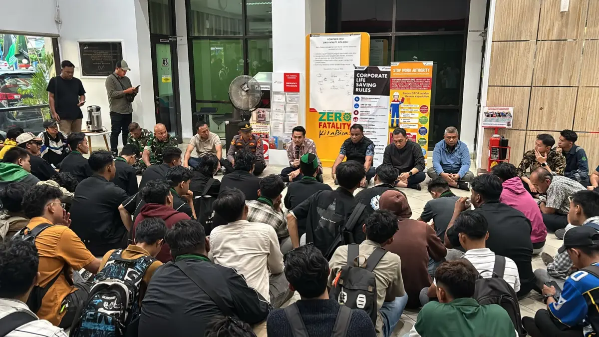 Aksi HMI di Pertamina.