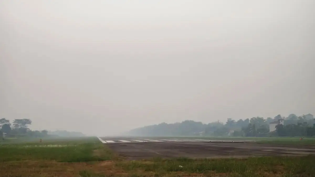 Kondisi landasan Bandara H. Asan Sampit. (Akbar/Radar Sampit)