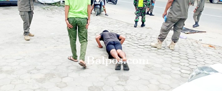 SANKSI RINGAN: Pengendara yang tidak memakai masker bakal kena sanksi push up dan mengucapkan sila-sila dalam Pancasila.