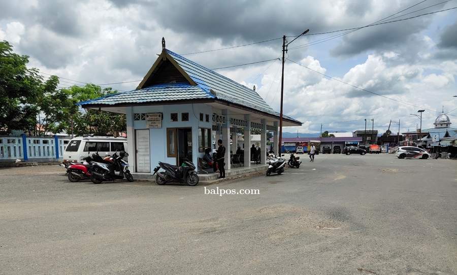 Terminal Kuaro tampak sepi.