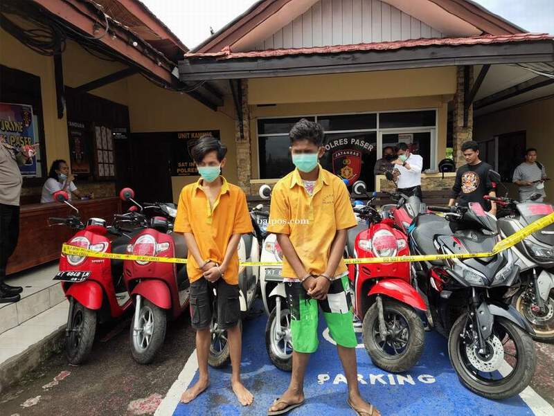 RILIS KASUS: Polres Paser merilis kasus pencurian kendaraan bermotor yang melibatkan 2 pelaku berinisial Y (kiri) dan MDS