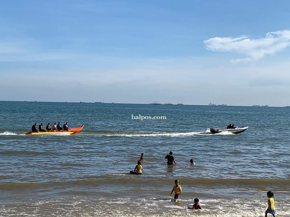GELOMBANG: Bagi masyarakat pesisir kota Balikpapan diharapkan waspada gelombang tinggi akibat pasang air laut, seperti yang diinfokan BMKG