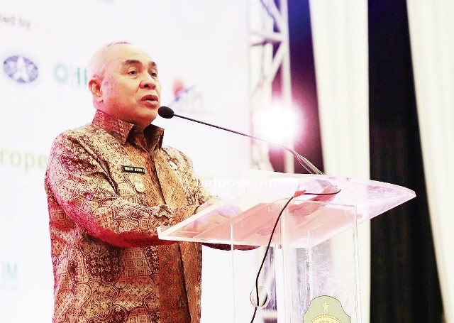PRODUK DALAM NEGERI: Gubernur Kaltim H Isran Noor membuka event Explore Borneo Kaltim Fair di Samarinda Convention Center.