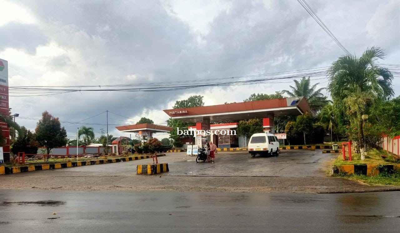 SEPI:SPBU KM 4 Tepian Batang Kabupaten Paser yang sempat melayani pengisian BBM untuk pangkalan-pangkalan BBM di desa-desa pada sejumlah kecamatan di wilayah Paser menggunakan drum. (FOTO:TOMI/PASER POS)