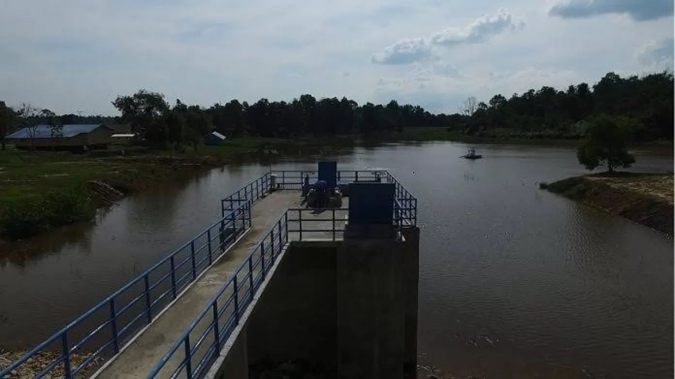WADUK: Masih belum normalnya distribusi air bersih dari Waduk Manggar karena kondisi kekeringan menjadi keluhan pelanggan PTMB. (dok)