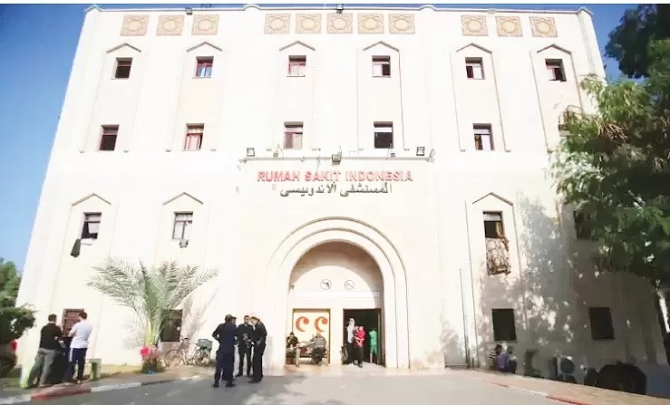 TURUT DISERANG: Potret Rumah Sakit Indonesia di Gaza. (SUMBER AFP)